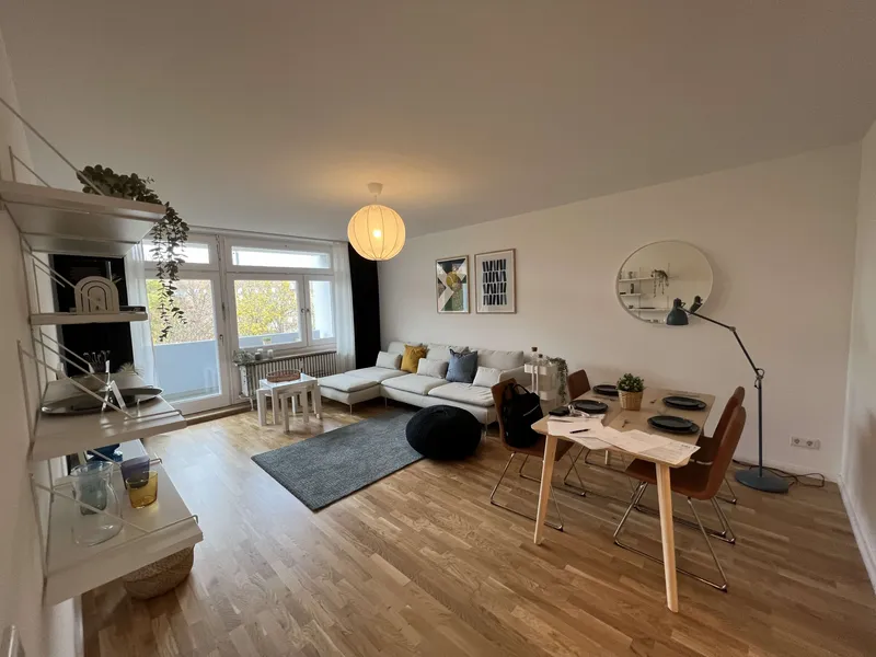 REPLY ONLY IF YOU HAVE A WBS - EXKLUSIVE, KOMPLETT MÖBLIERTE 2 Zi. WOHNUNG — photo 1